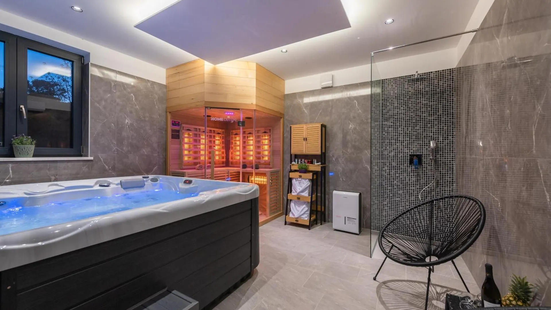 Villa Alison Deluxe With Private Spa And Heated Swimming Pool Nedeščina